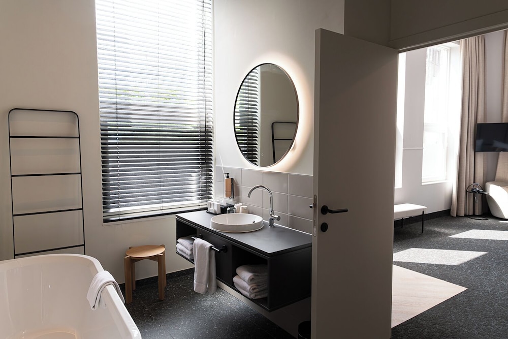 Luxury Studio Suite - Photo 3