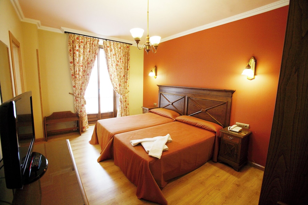 Basic Double or Twin Room