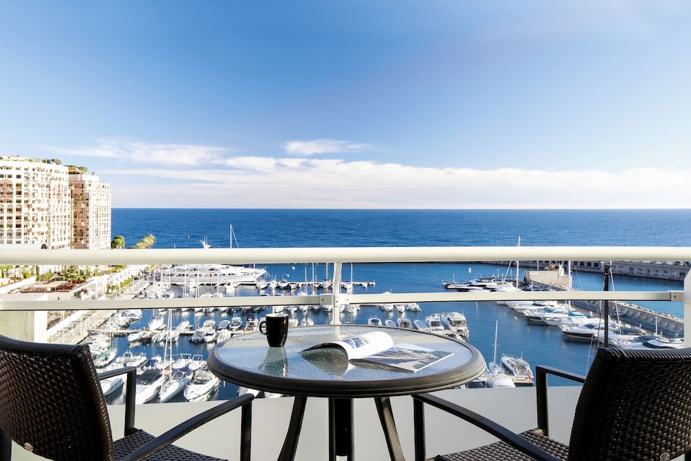 Superior Room, 2 Twin Beds, Sea View (Balcony) thumbnail 5