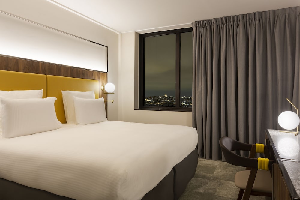Deluxe Room, 1 King Bed