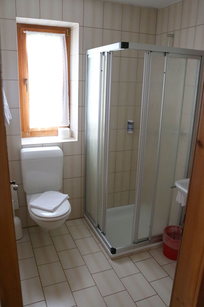 Economy Double Room, 1 Bedroom, Mountain View photo 2