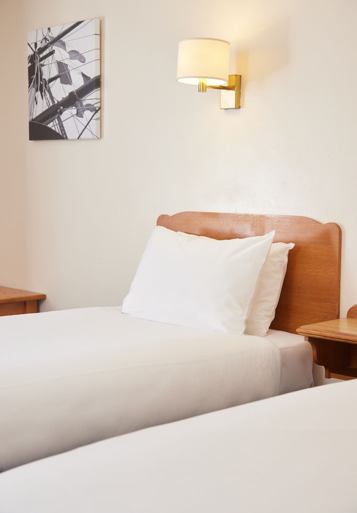 Twin Room - Photo 1