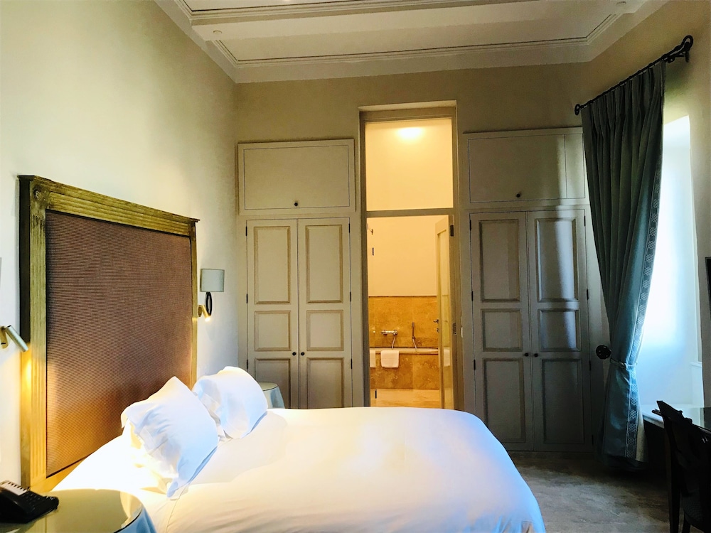 Deluxe Suite - Photo 4
