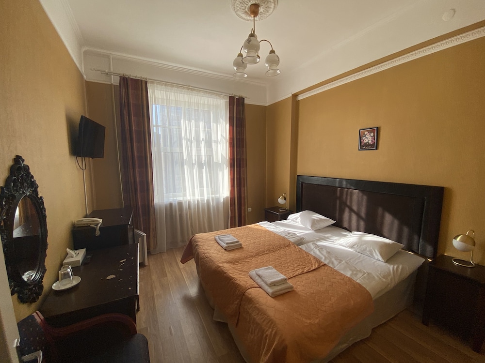 Double Room - Photo 6