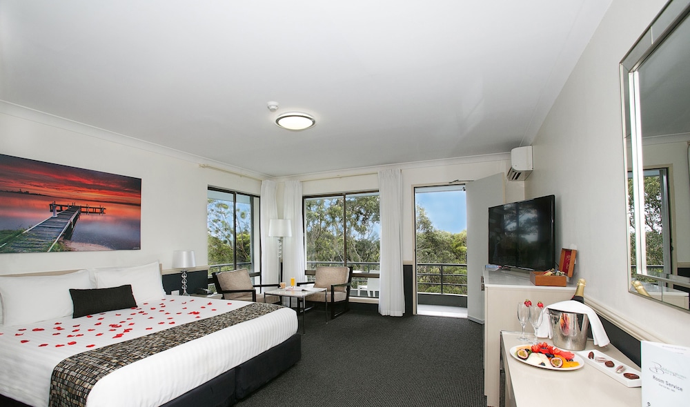 Honeymoon Room, 1 King Bed, Non Smoking, Balcony photo 1