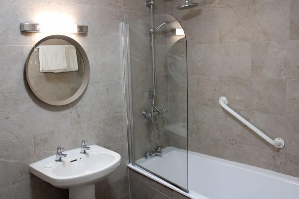 Signature Triple Room photo 3