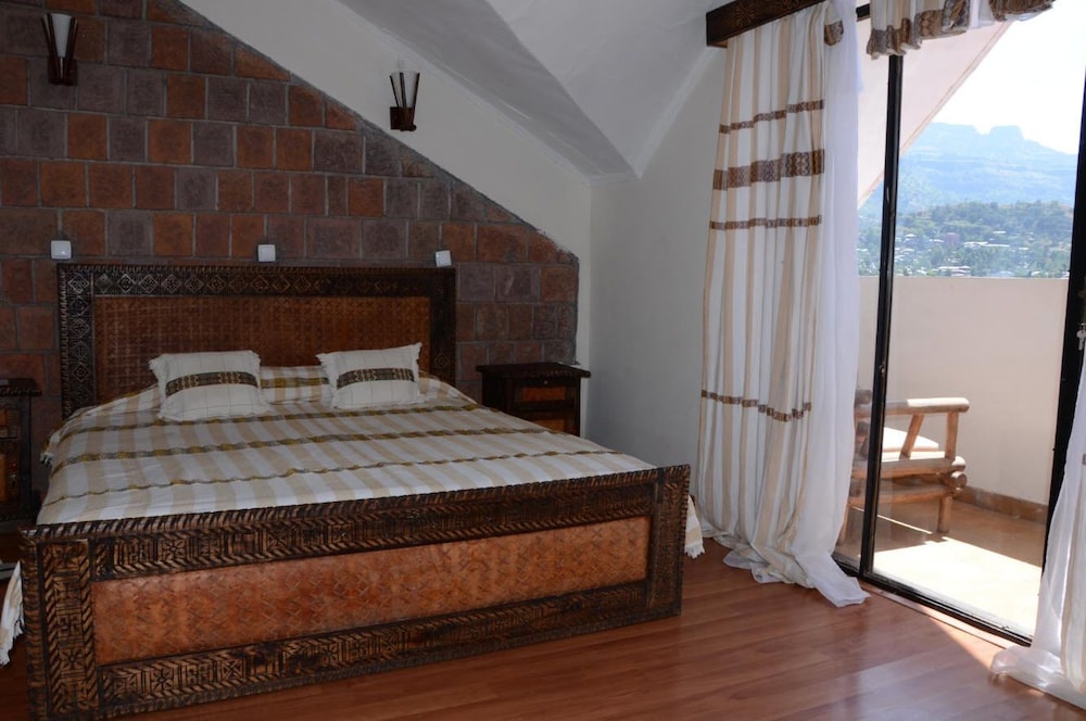 Standard Triple Room photo 2