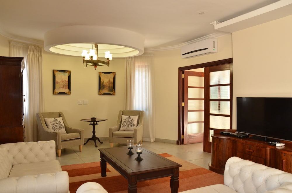 Executive Suite, 2 Bedrooms, Garden View