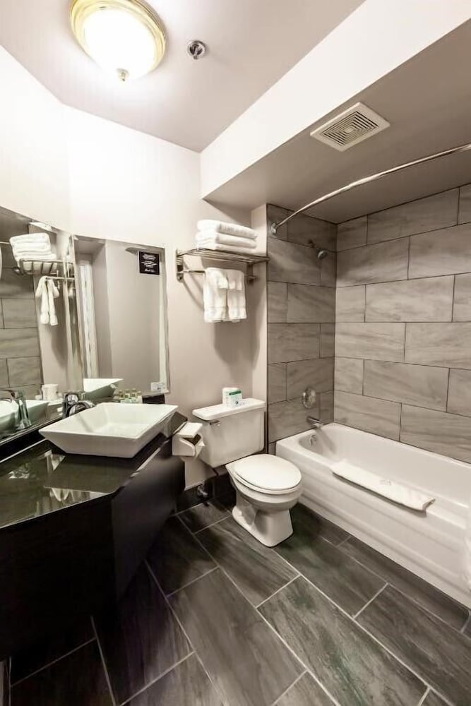 Suite, 2 Bedrooms, Non Smoking (Non-Pet Friendly) photo 1