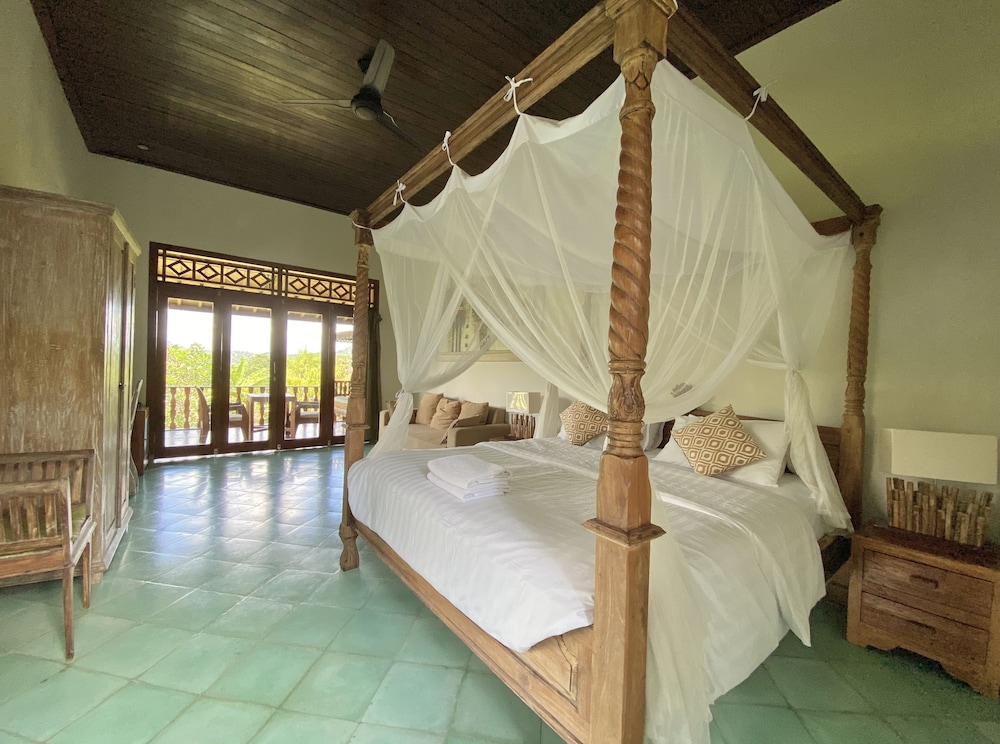 Deluxe Double Room (1)