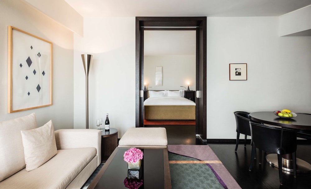 Grand Suite, City View