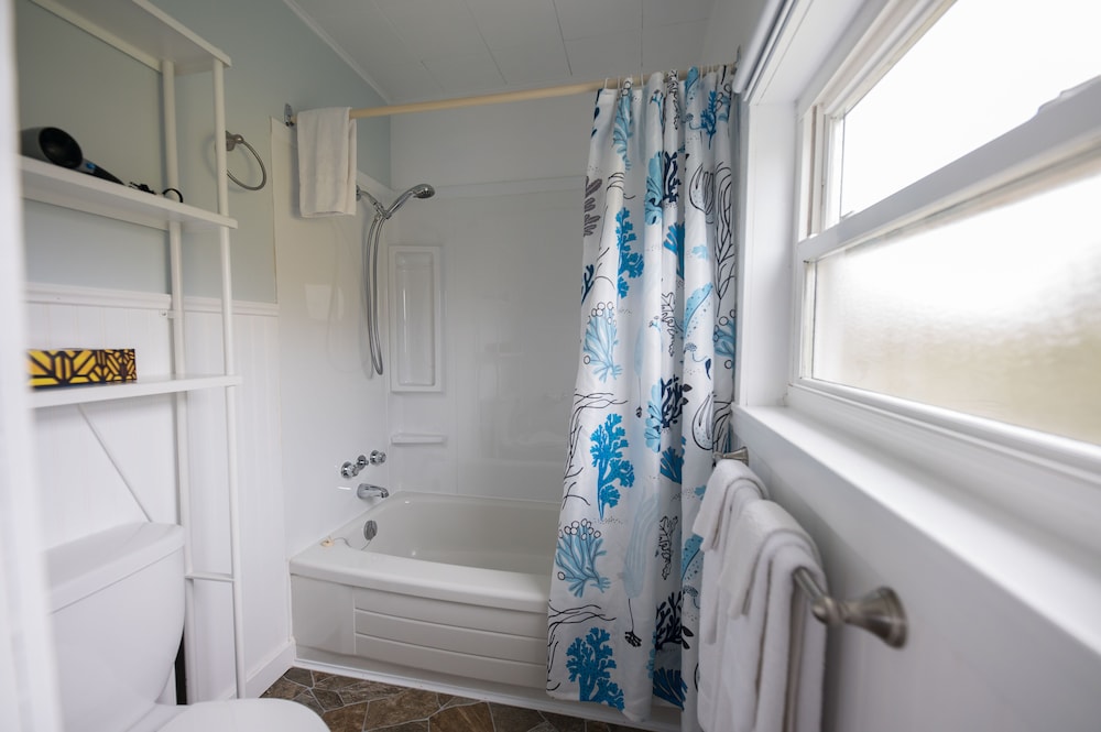 Comfort Cabin, 2 Double Beds, Kitchen, Ocean View photo 2
