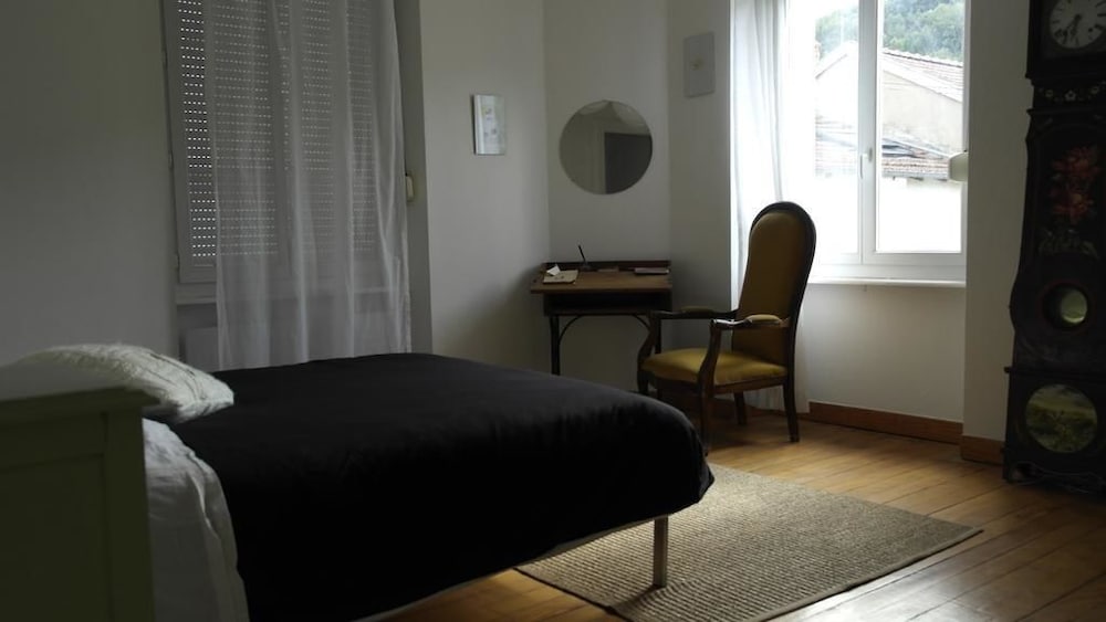 House, 2 Bedrooms photo 1