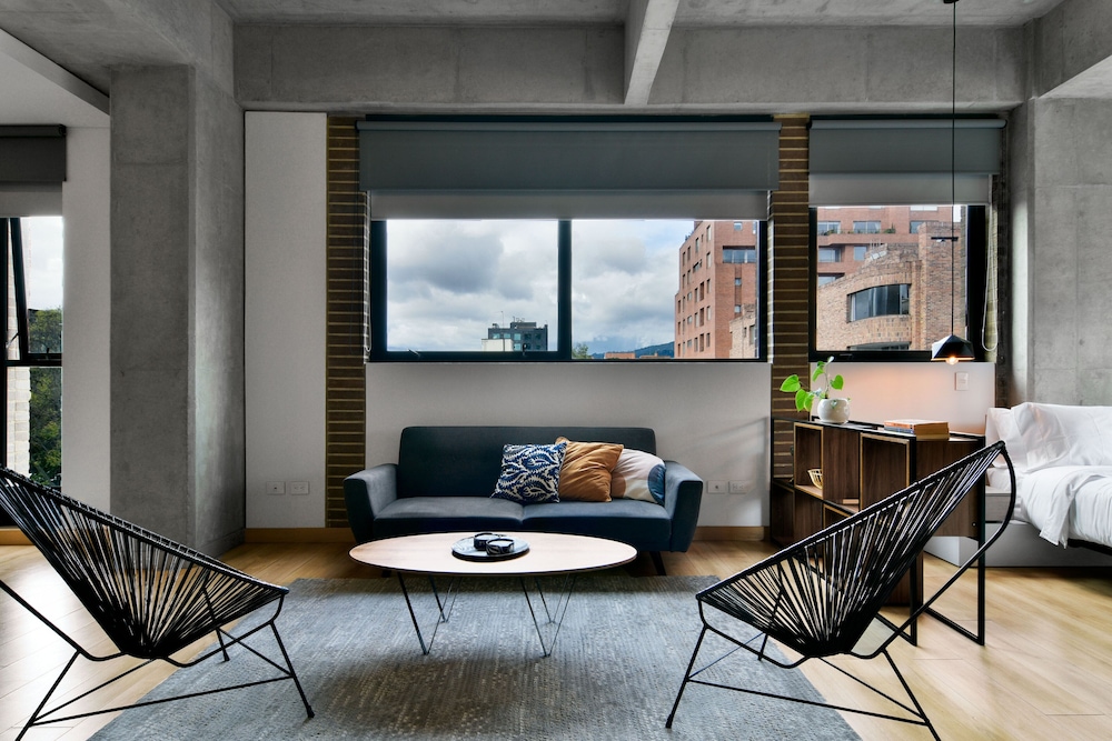 Apartment (504)