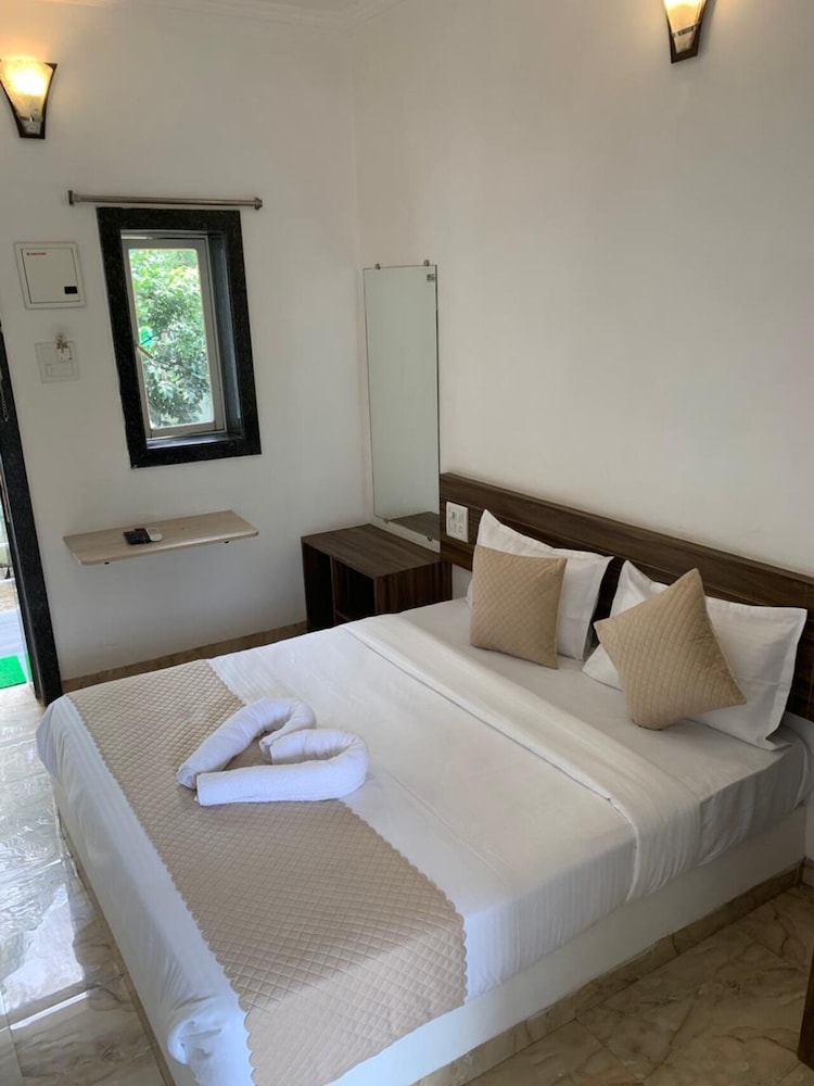 Standard Double Room, Pool View
