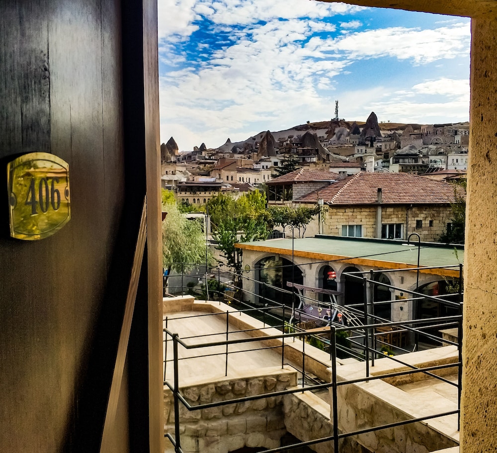 Junior Room, Jetted Tub, City View - Photo 15