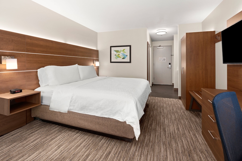 Standard Room, 1 King Bed with Sofa bed, Accessible (Communications, Accessible Tub) - Photo 3