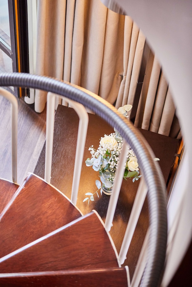 Suite, Balcony - Photo 7