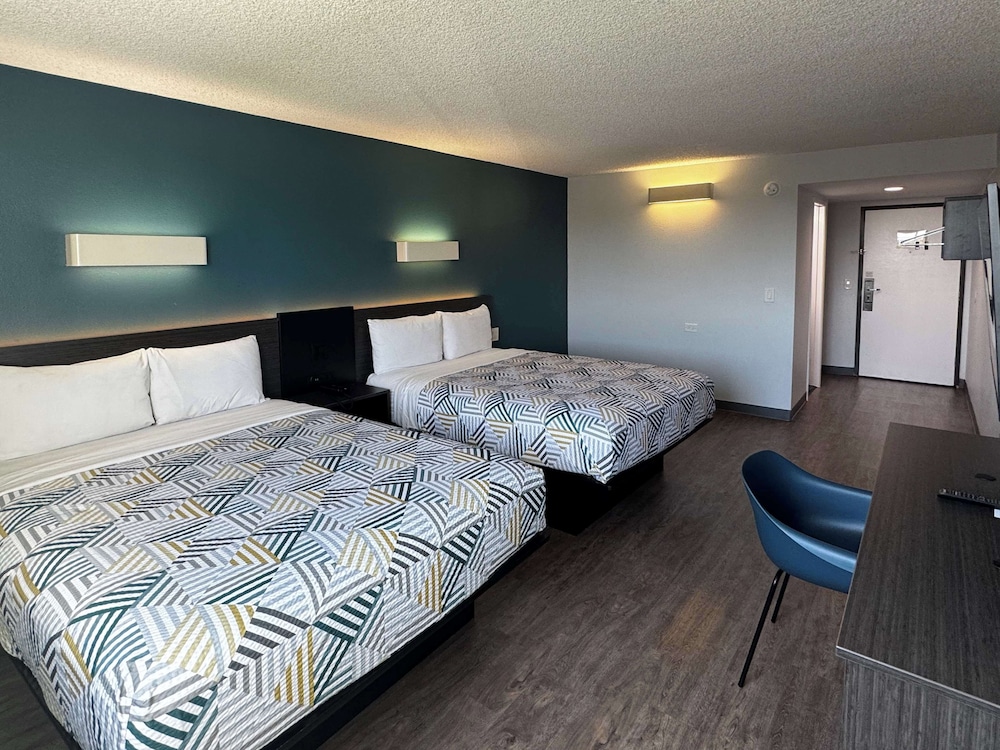 Standard Room, 2 Queen Beds, Accessible, Non Smoking - Photo 5