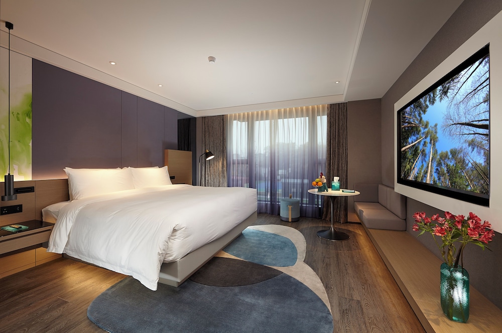 Superior Room, 1 King Bed
