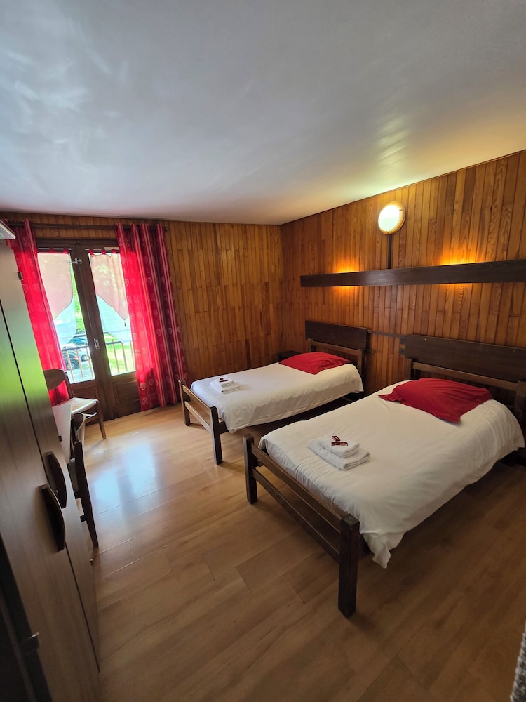 Standard Room photo 2