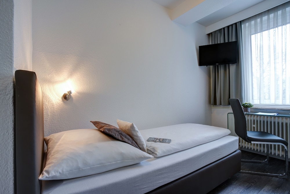Single Room photo 2