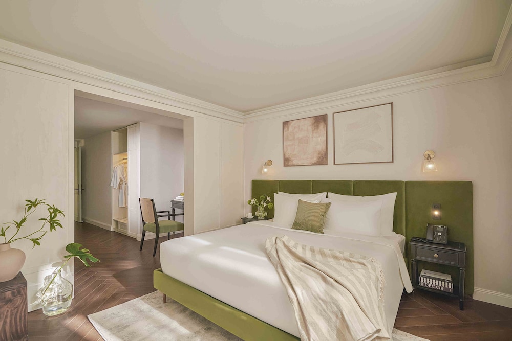 Deluxe Room, 1 King Bed