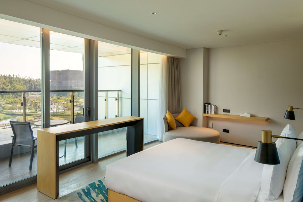 Deluxe Room, 1 King Bed