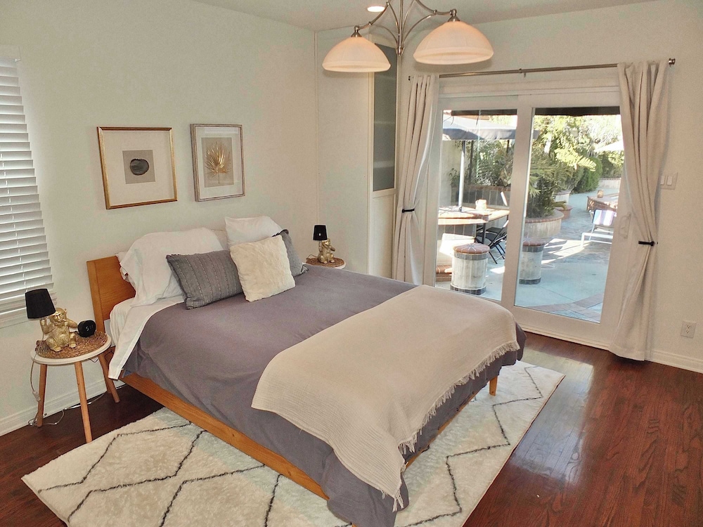 House, Multiple Beds, Pool Access, Pool View (The Belmont Beach Bungalow) photo 1