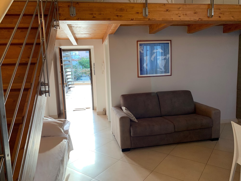Deluxe Studio, 1 Double Bed with Sofa bed - Photo 2