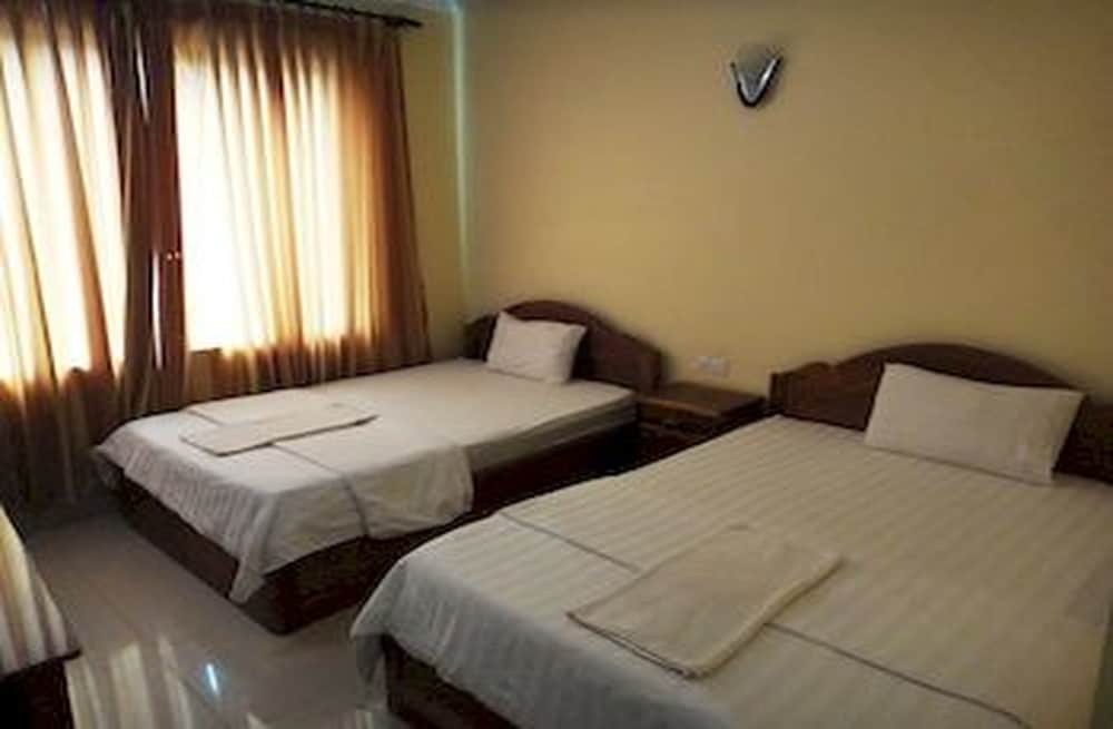 Standard Twin Room, 2 Double Beds, Non Smoking, City View photo 1