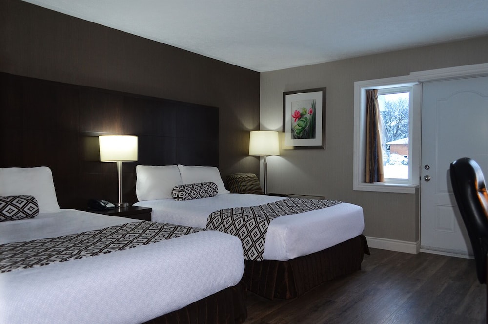 Standard Single Room, 2 Queen Beds