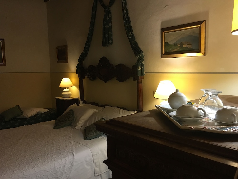 Classic Double Room, 1 Bedroom, Private Bathroom photo 2
