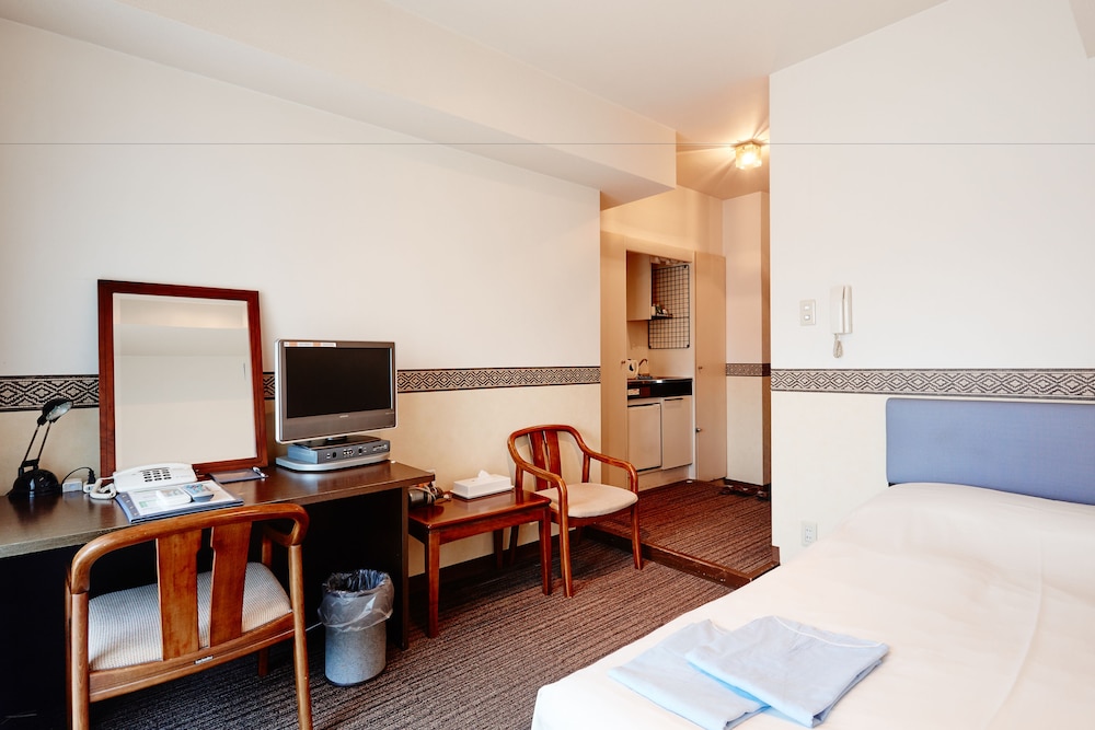 Double Room With Small Double Bed, Smoking photo 3