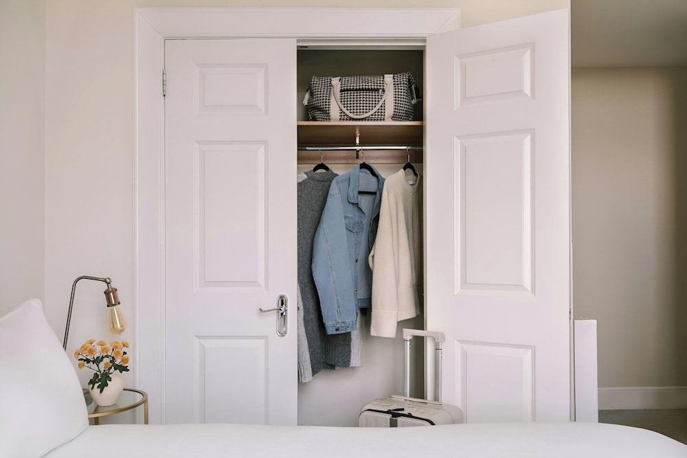 Apartment, 2 Bedrooms - Photo 11