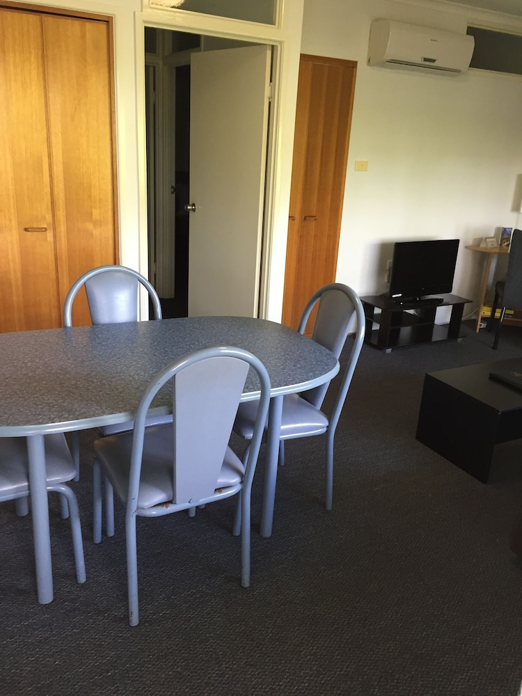 Superior Apartment, 1 King Bed, Non Smoking, Kitchenette - Photo 2