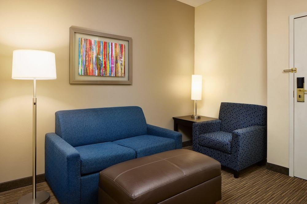 Room, 2 Double Beds, Accessible (Communications, Roll-In Shower) - Photo 8