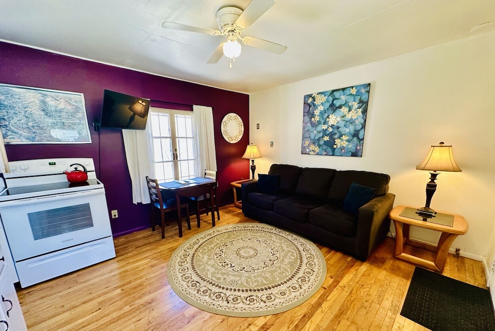 3-Copper Queen Suite photo 3