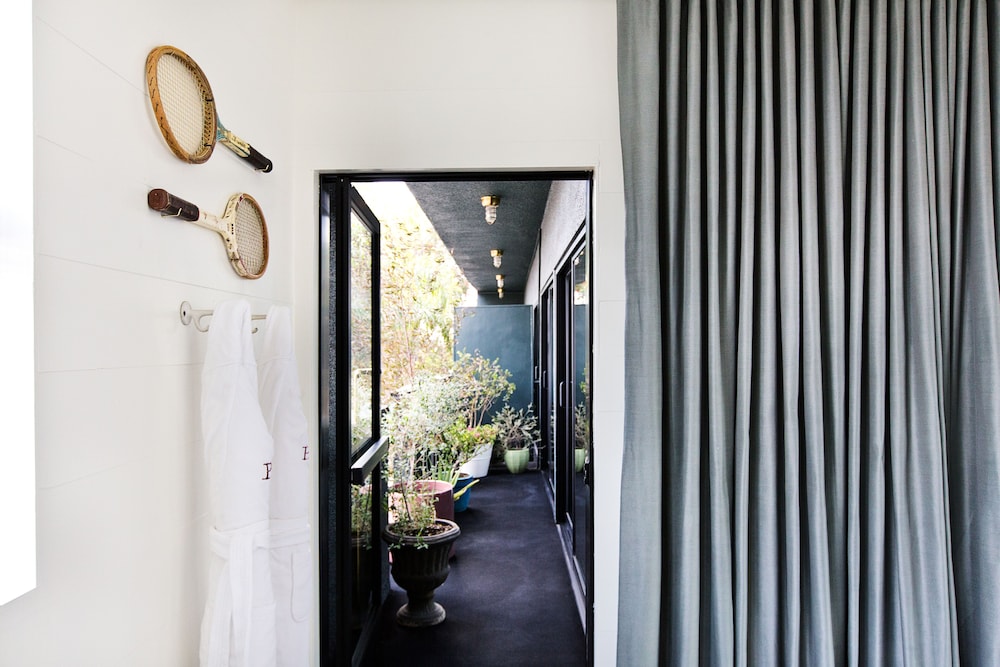 Superior Suite, 1 King Bed, Bathtub photo 3