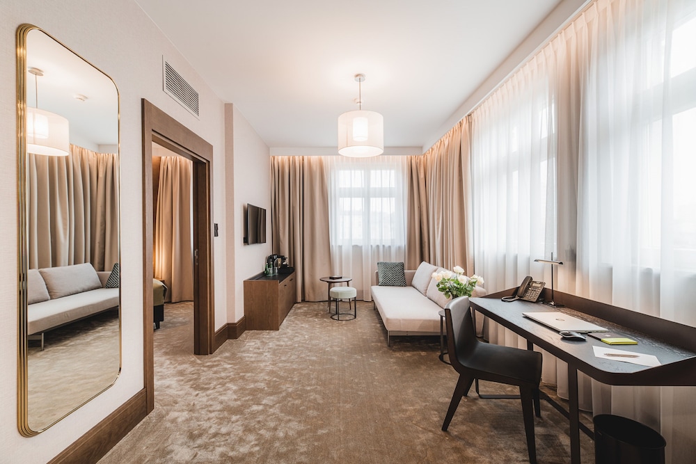 Deluxe Apartment