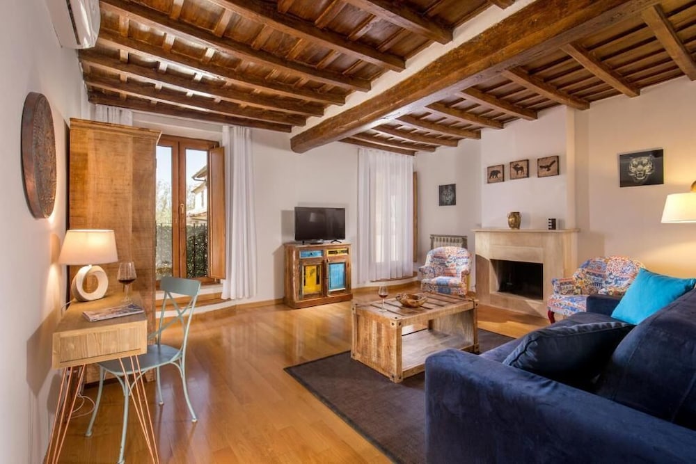 Luxury Penthouse, 2 Bedrooms, Annex Building