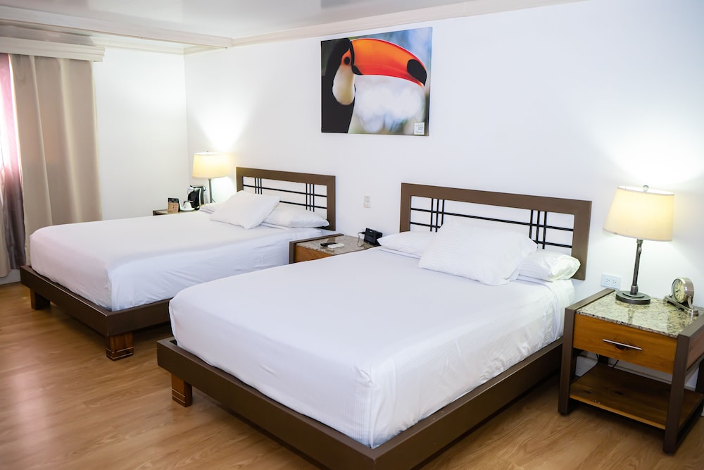 Junior Room, 2 Queen Beds photo 1