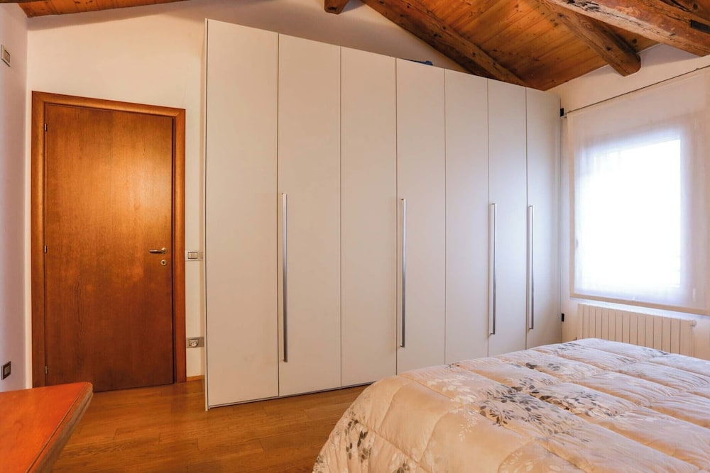 Apartment, 2 Bedrooms, Smoking photo 1