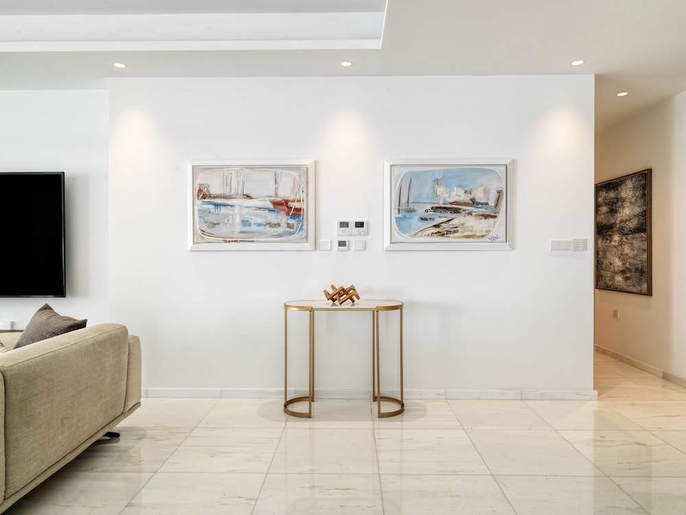 Luxury Apartment, 3 Bedrooms (9F) - Photo 14