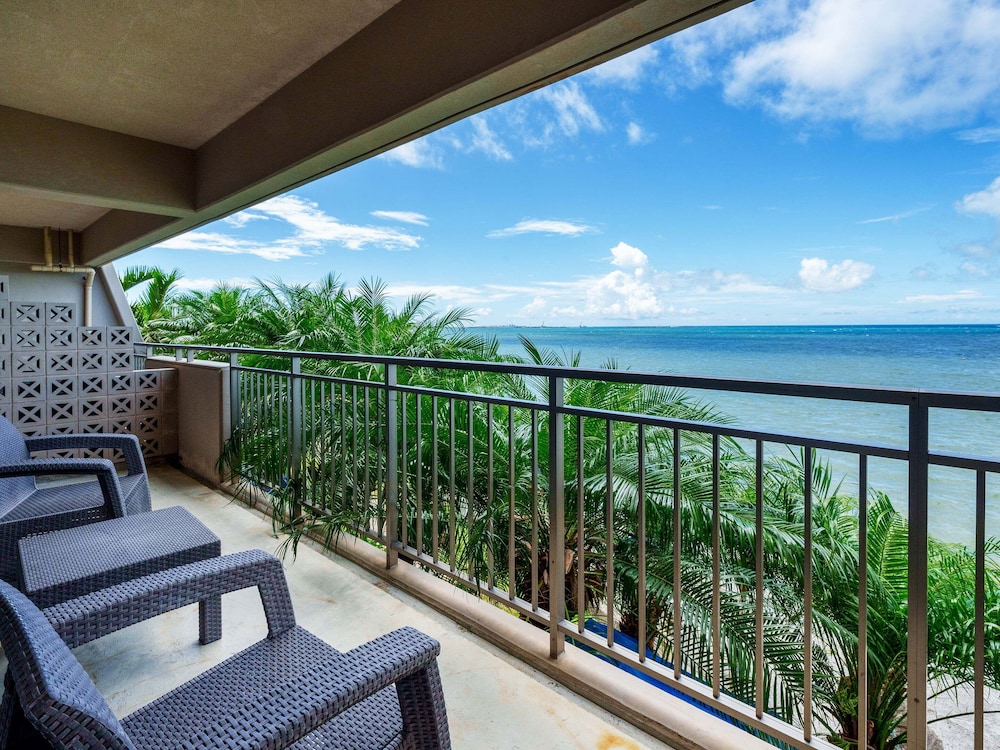 Deluxe Family Room, Non Smoking (Main Building Ocean's Wing) - Photo 4