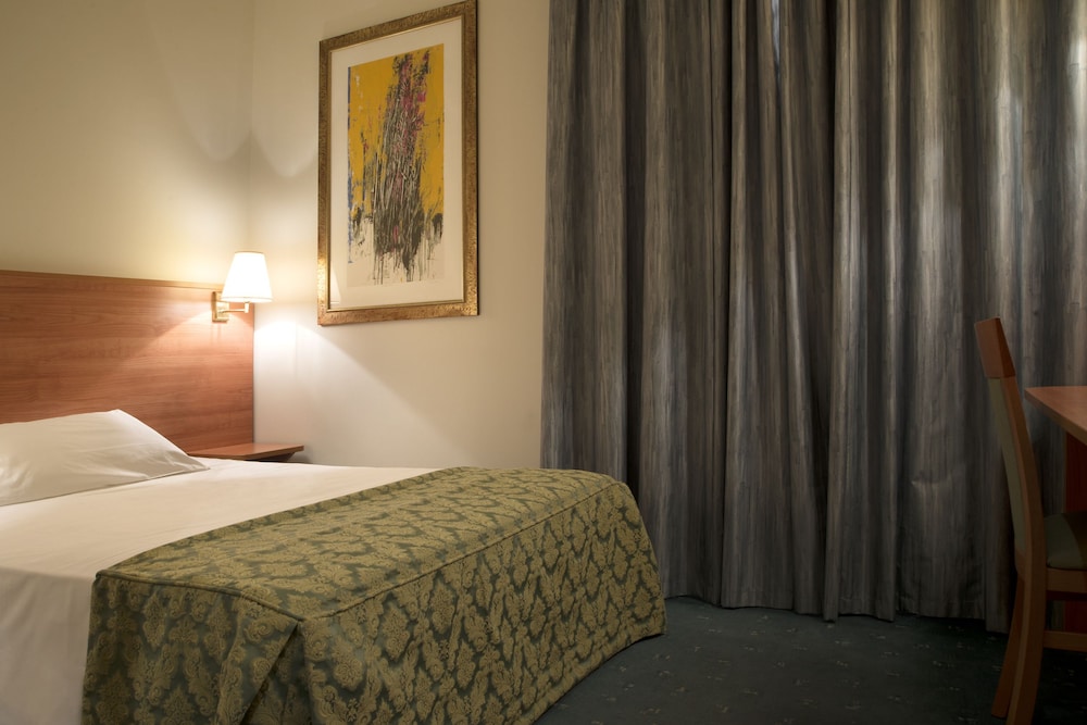 Standard Double Room Single Use photo 1