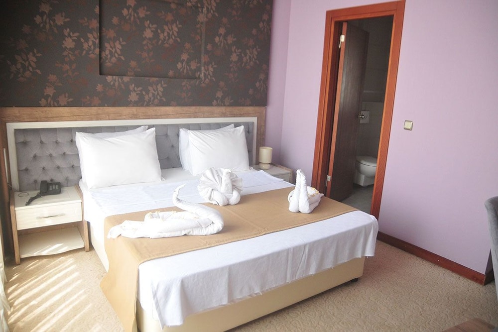 Standard Double or Twin Room, 1 Double or 2 Twin Beds photo 1