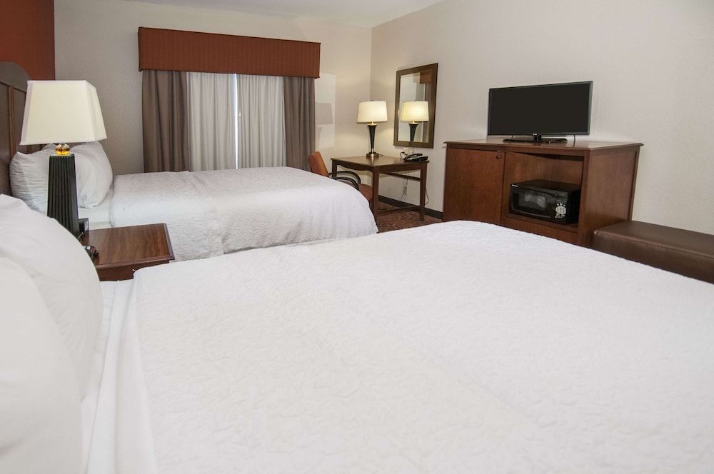 Room, 2 Queen Beds, Accessible, Non Smoking - Photo 4