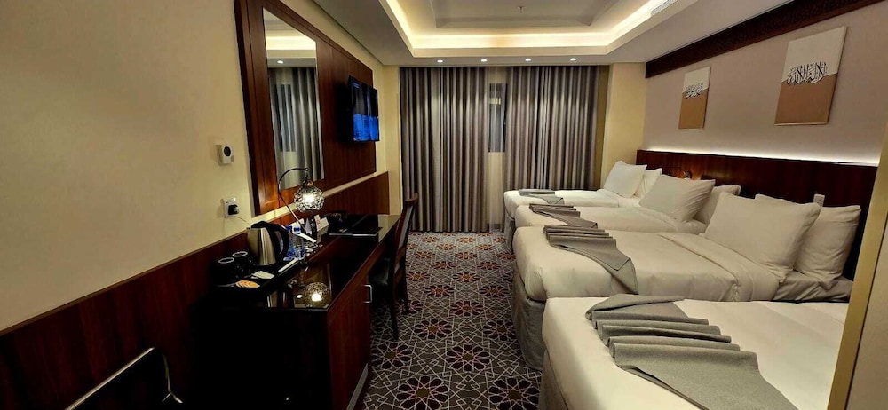 Deluxe Quadruple Room photo 3