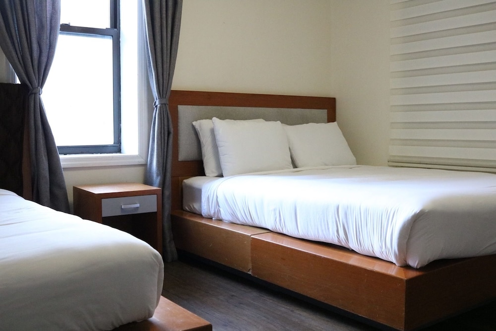 Basic Triple Room, 1 Bedroom photo 2